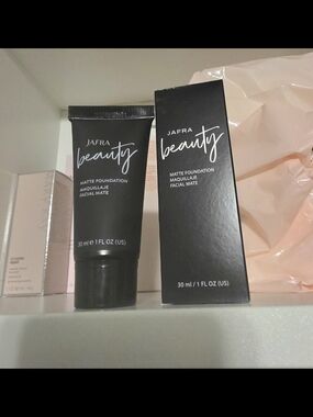 JAFRA Beauty Matte Foundation - Shell MG8